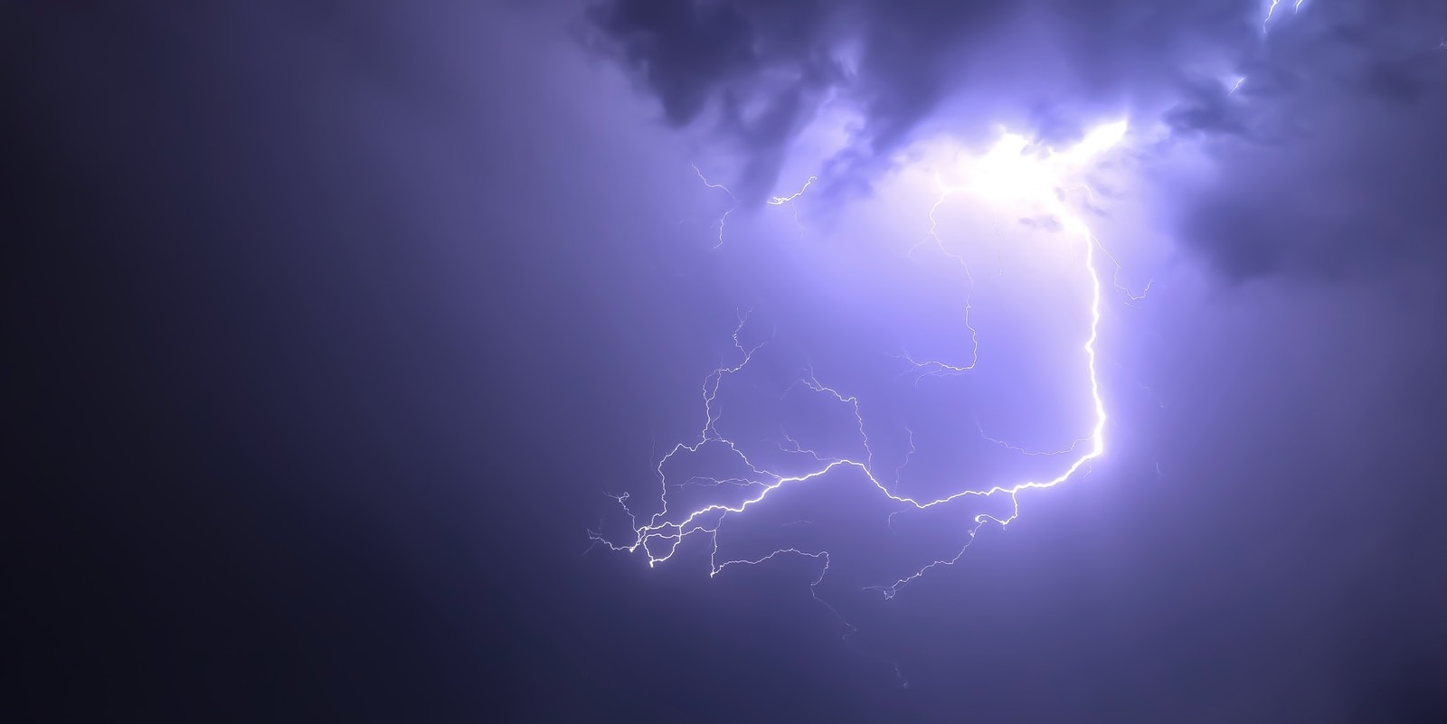 lightning at nighttime